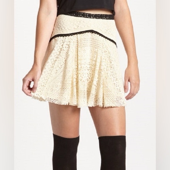 Free People Cream Lace Skirt with Black Accents 6 - Picture 4 of 14